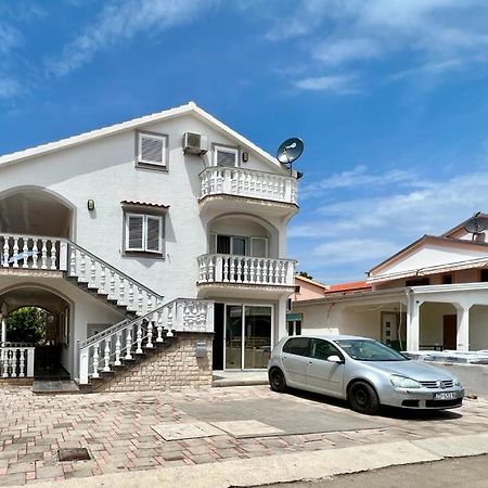 Apartmani Aneri Vir Exteriér fotografie