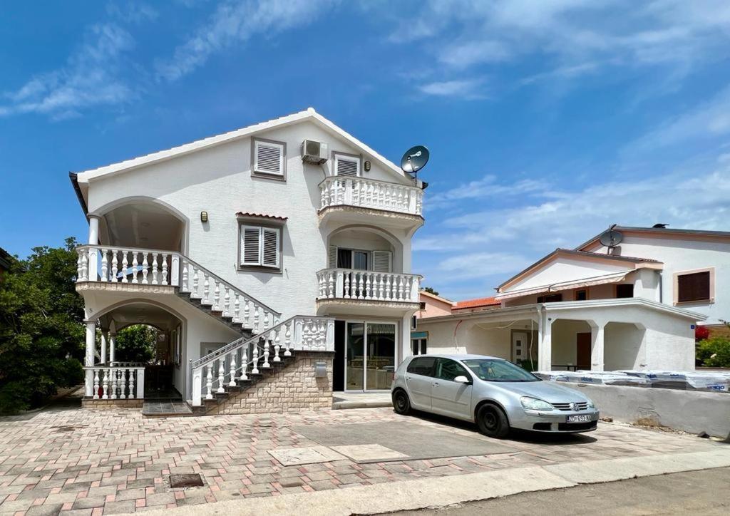 Apartmani Aneri Vir Exteriér fotografie