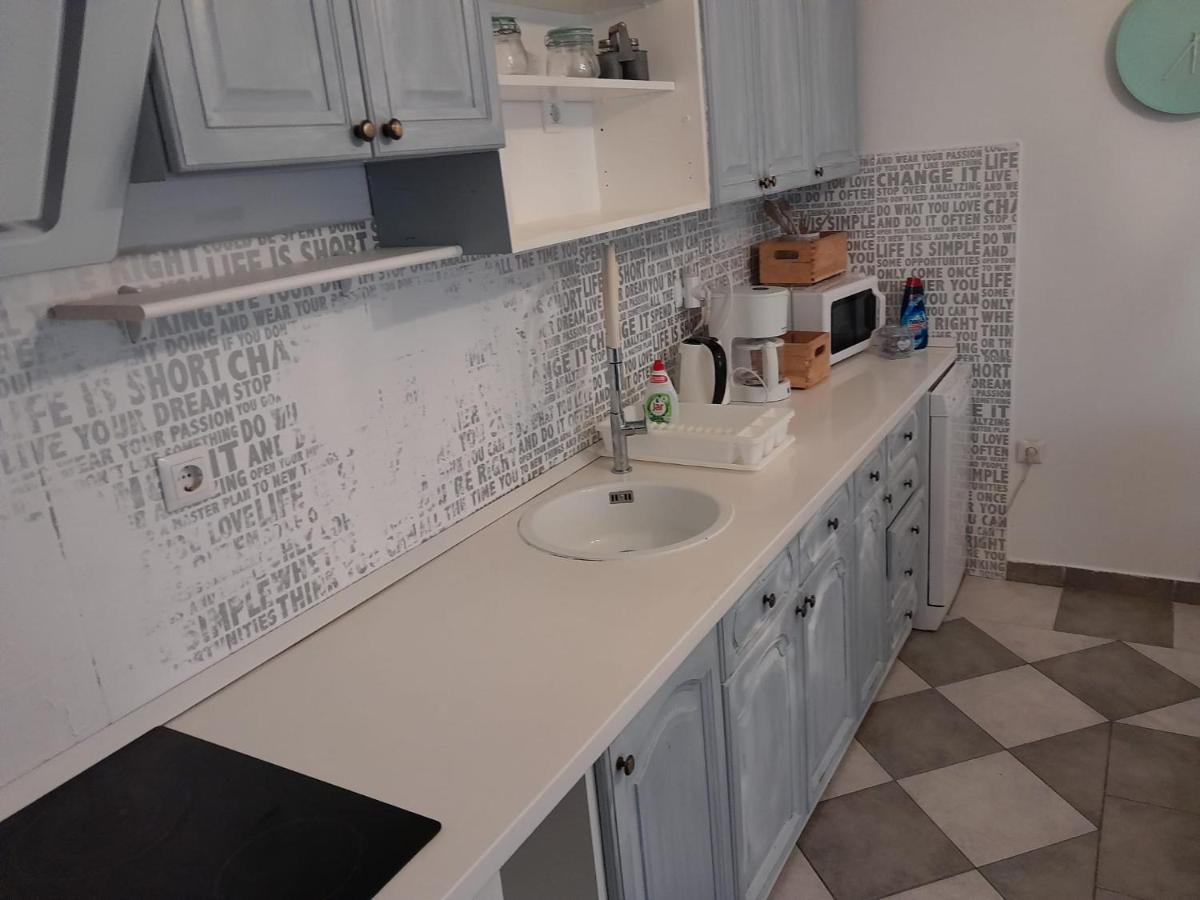 Apartmani Aneri Vir Exteriér fotografie