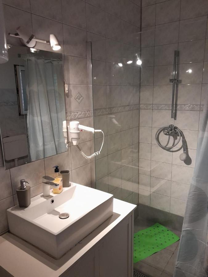 Apartmani Aneri Vir Exteriér fotografie