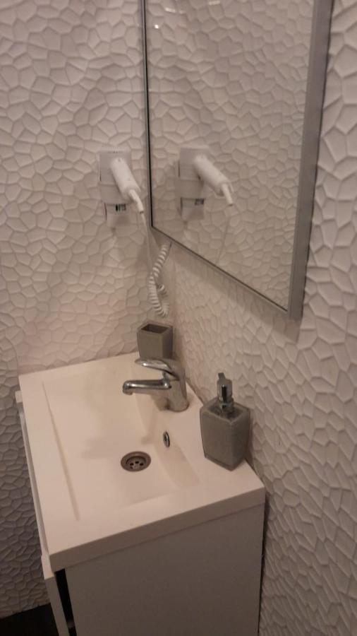 Apartmani Aneri Vir Exteriér fotografie