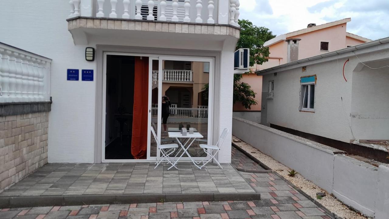 Apartmani Aneri Vir Exteriér fotografie
