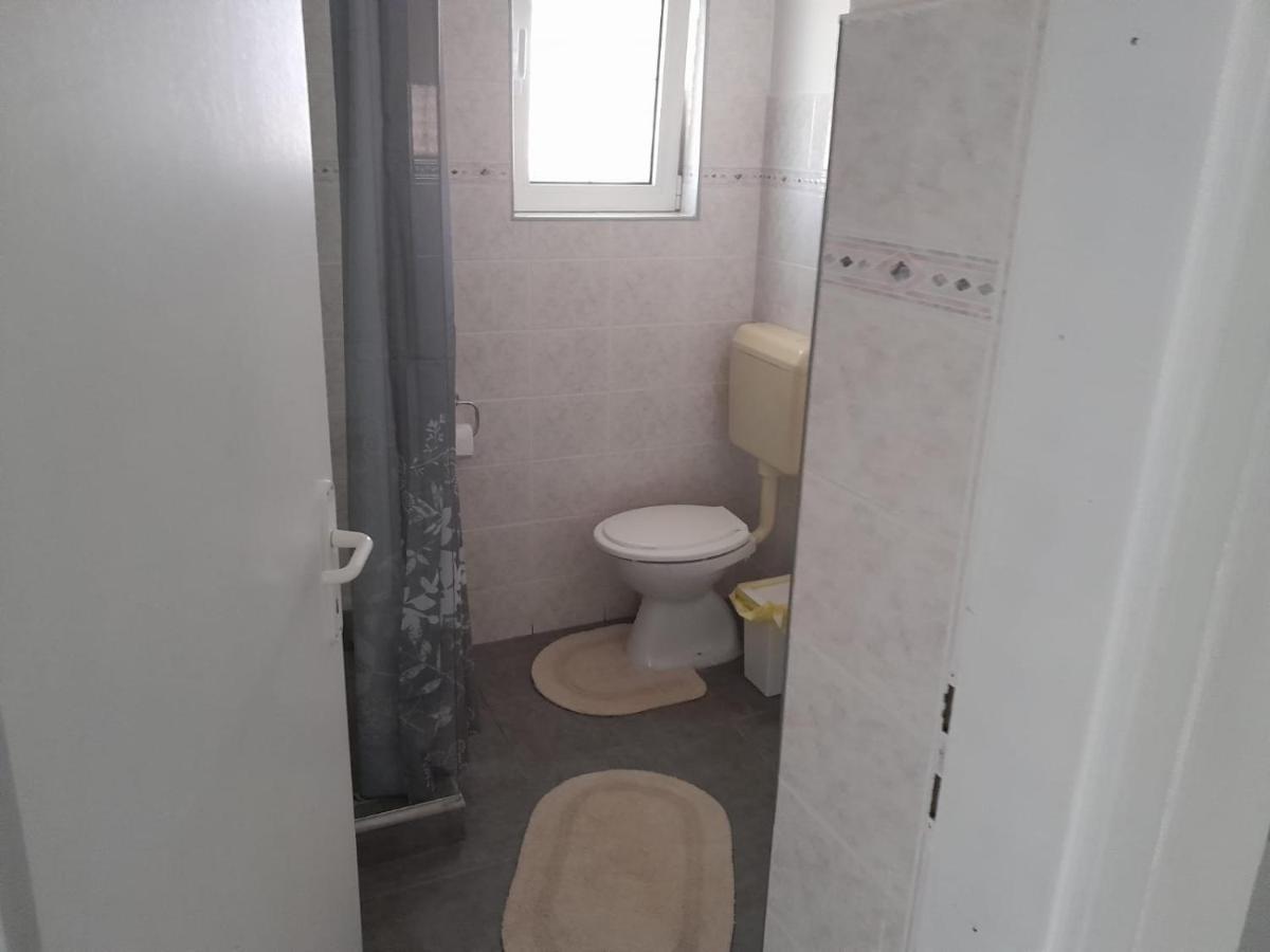 Apartmani Aneri Vir Exteriér fotografie